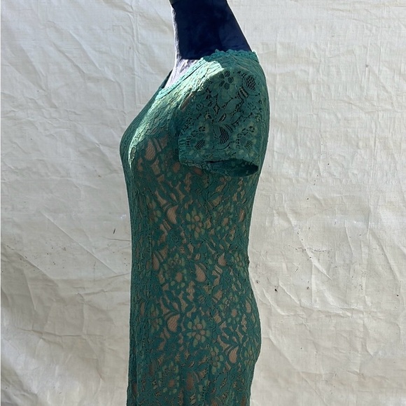 Beautiful forever, 21 green lace dress. Size small. - Picture 8 of 10
